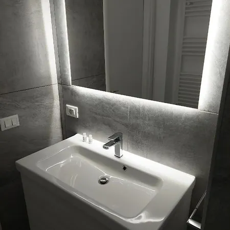 Apartment Conte Rosso Rom